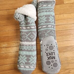 Muk Luks Gray and Mint Knit Slipper Socks
